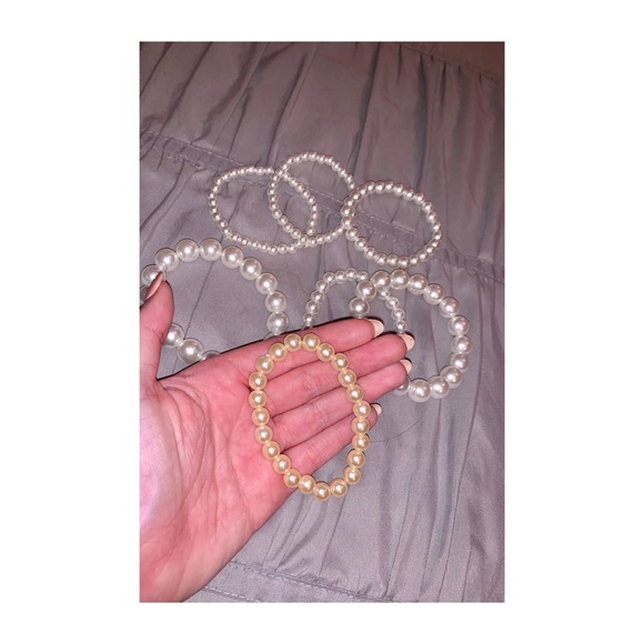 SOLD - Various Sizes Pearl Bracelets - Picture 2 of 5